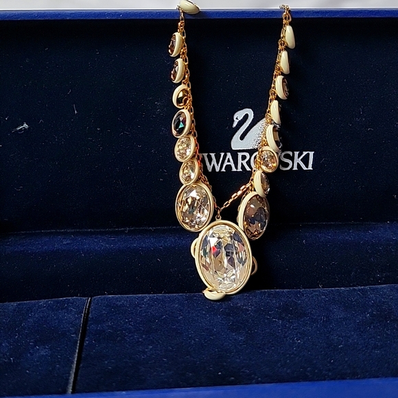⭐️Swarovski Rare Swan Signed Classic Enamel Long Gold Tone Chain Necklace - Picture 3 of 5